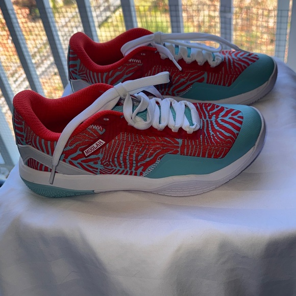 NWOT Moolah Kicks Neovolt Sports sneakers for women. - Picture 2 of 4